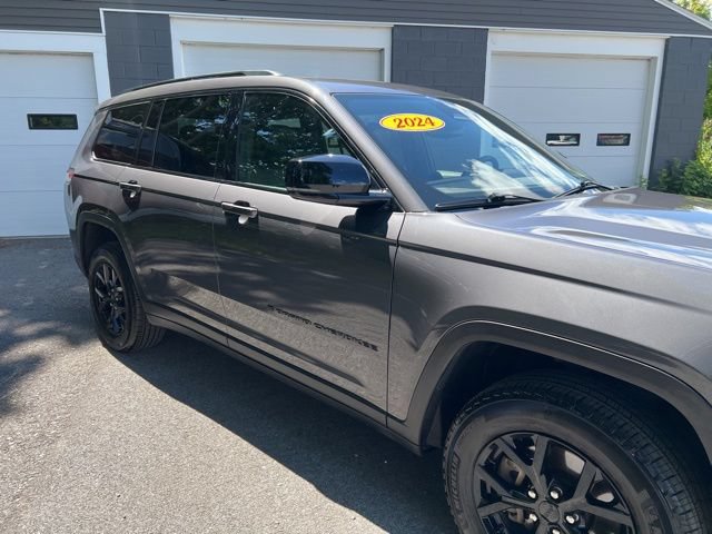 Used 2024 Jeep Grand Cherokee L Altitude AWD/4WD image 6