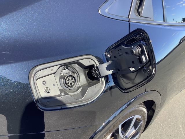 Used 2025 Toyota Prius XSE image 30