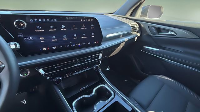 Certified 2025 Chevrolet Traverse LT image 24