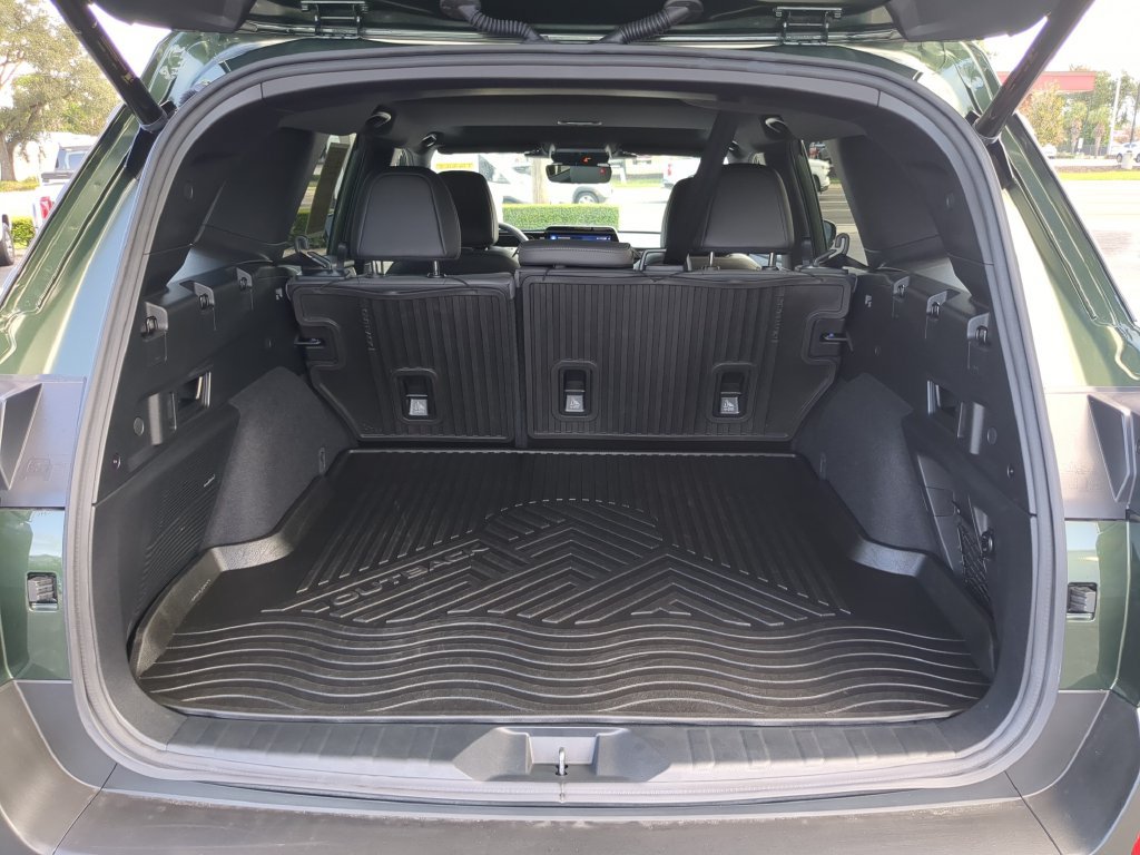 Certified 2026 Subaru Outback Limited AWD/4WD image 10