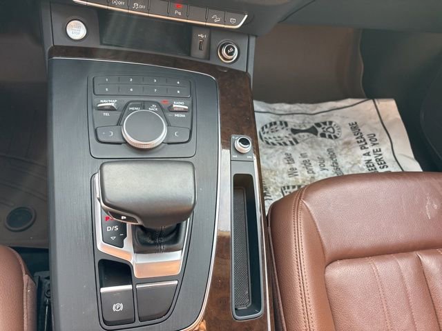 Used 2020 Audi Q5 2.0T Premium w/ Convenience Package image 18