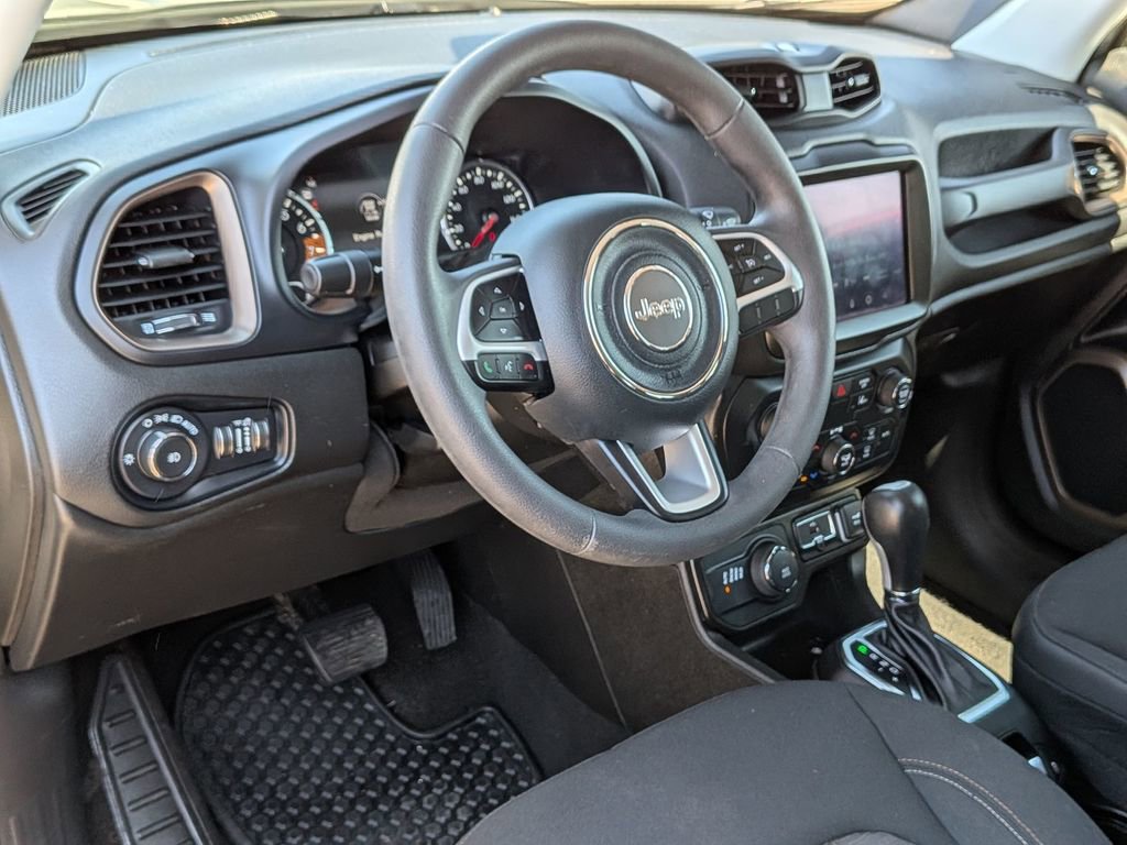 Used 2023 Jeep Renegade Latitude AWD/4WD image 32