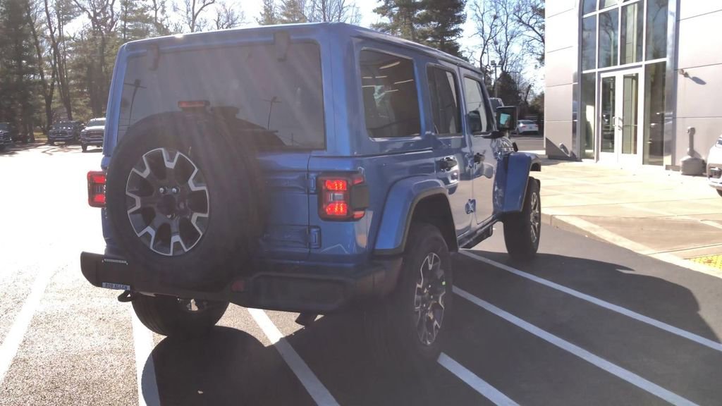 New 2026 Jeep Wrangler Unlimited Sahara w/ Technology Group AWD/4WD image 7