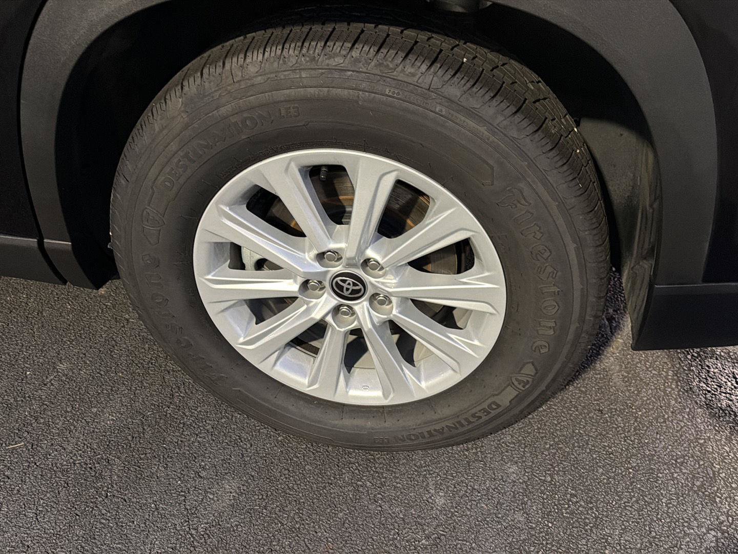 Certified 2025 Toyota Grand Highlander FWD image 40