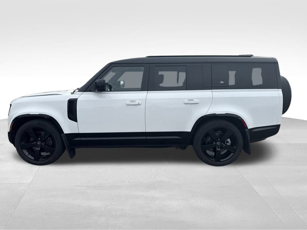 New 2024 Land Rover Defender 130 X-Dynamic SE image 2