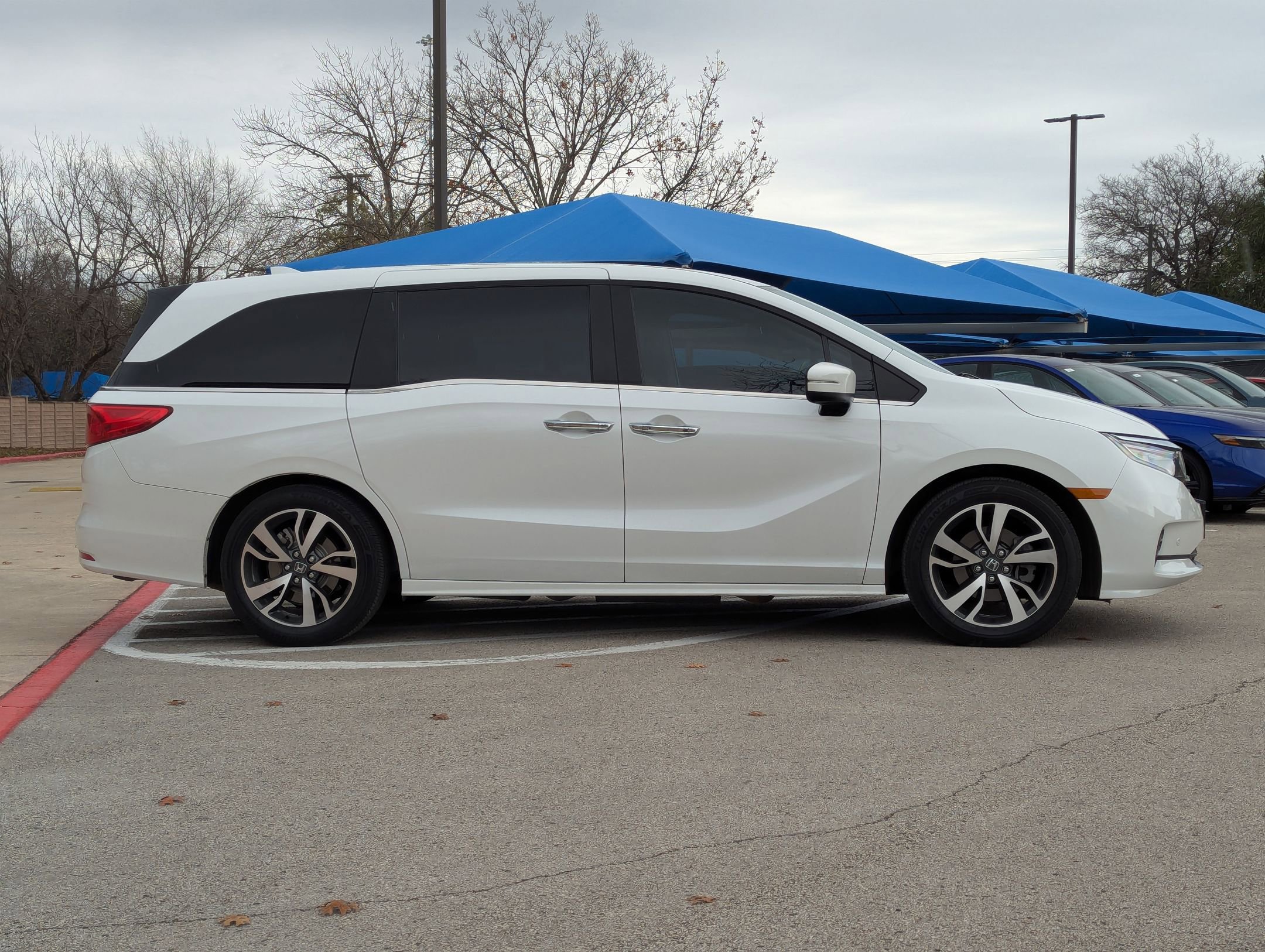 Used 2022 Honda Odyssey Touring image 3