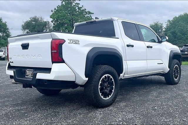 Used 2024 Toyota Tacoma TRD Off-Road AWD/4WD image 6
