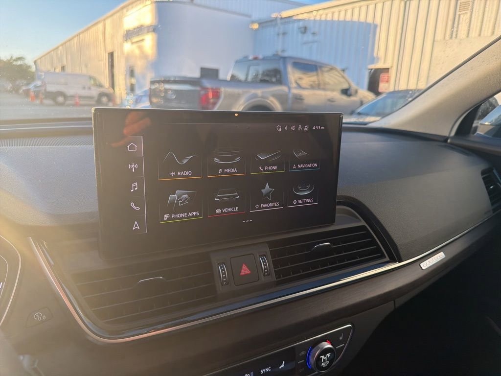 Used 2023 Audi Q5 2.0T Premium w/ Convenience Package image 12