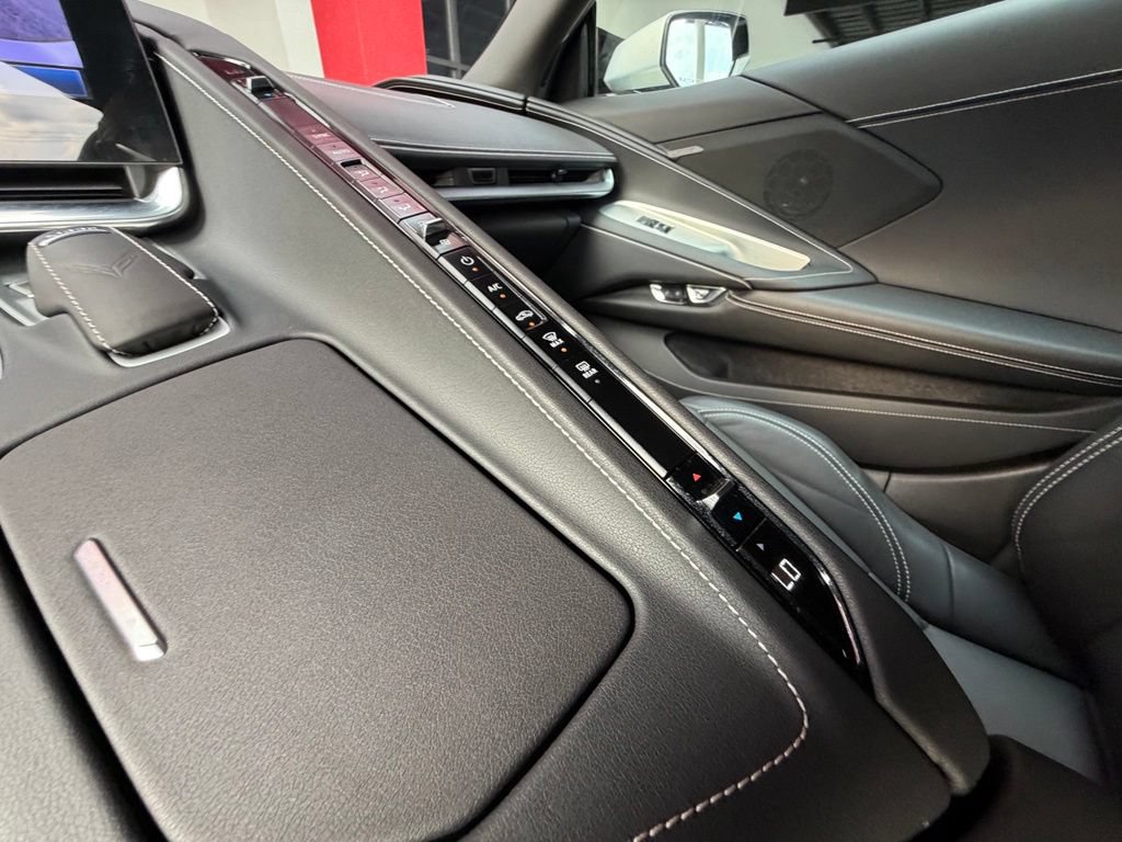 Used 2024 Chevrolet Corvette Z06 RWD image 27