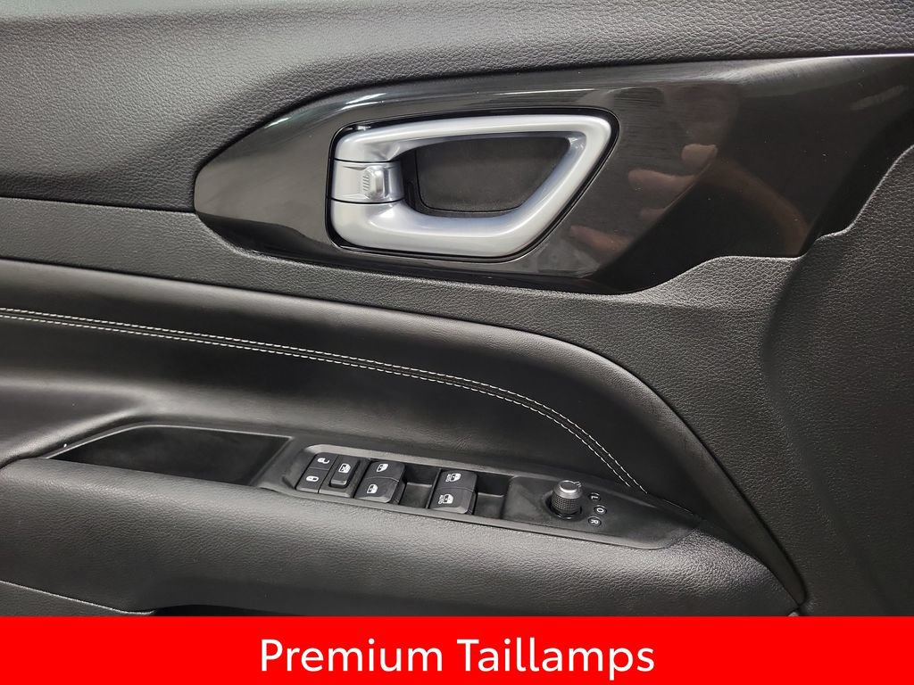 Used 2022 Jeep Compass High Altitude AWD/4WD image 19