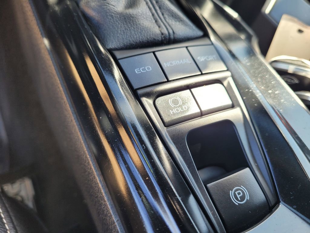 Used 2025 Toyota Camry SE w/ Convenience Package image 21