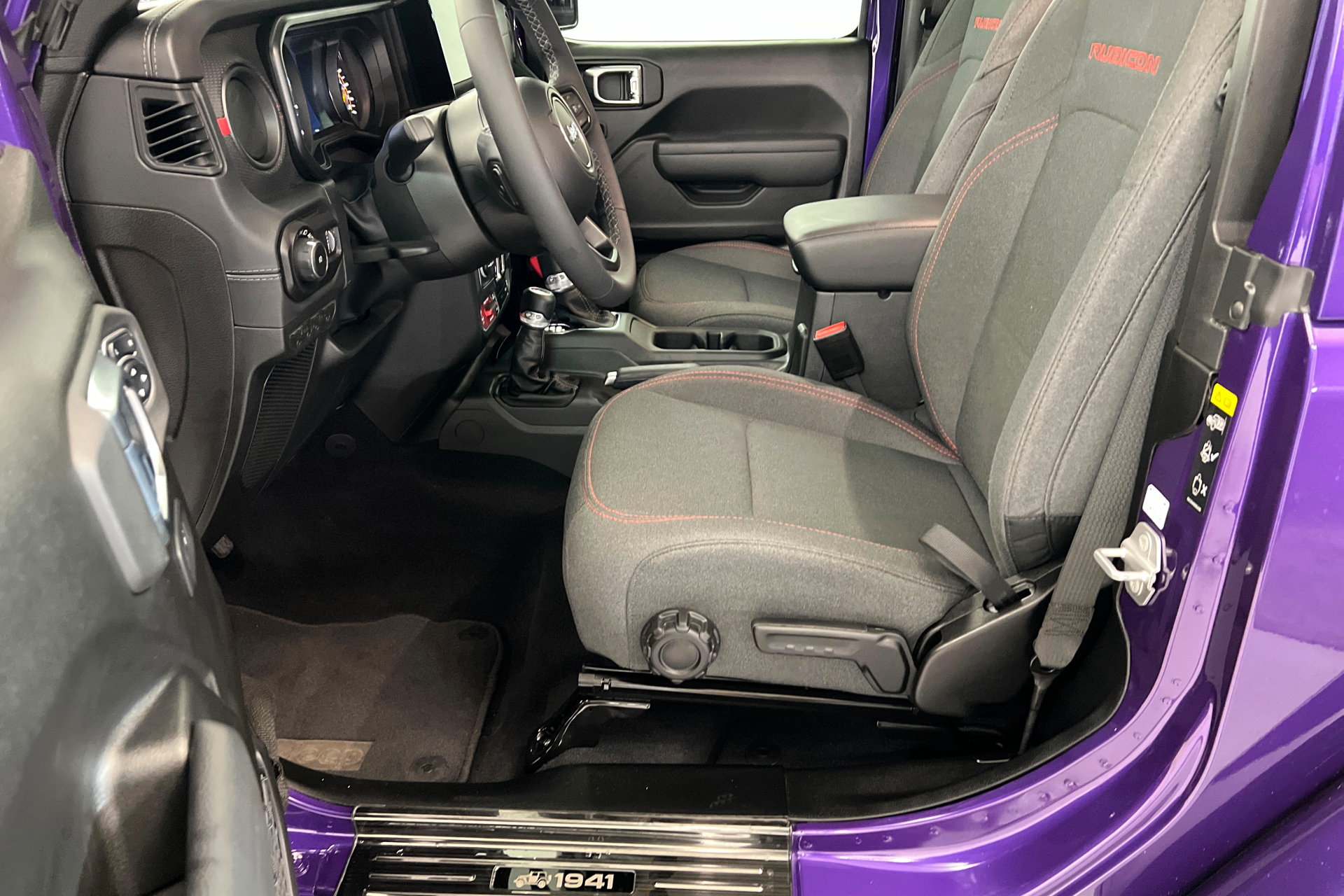 Certified 2026 Jeep Wrangler Rubicon AWD/4WD image 17
