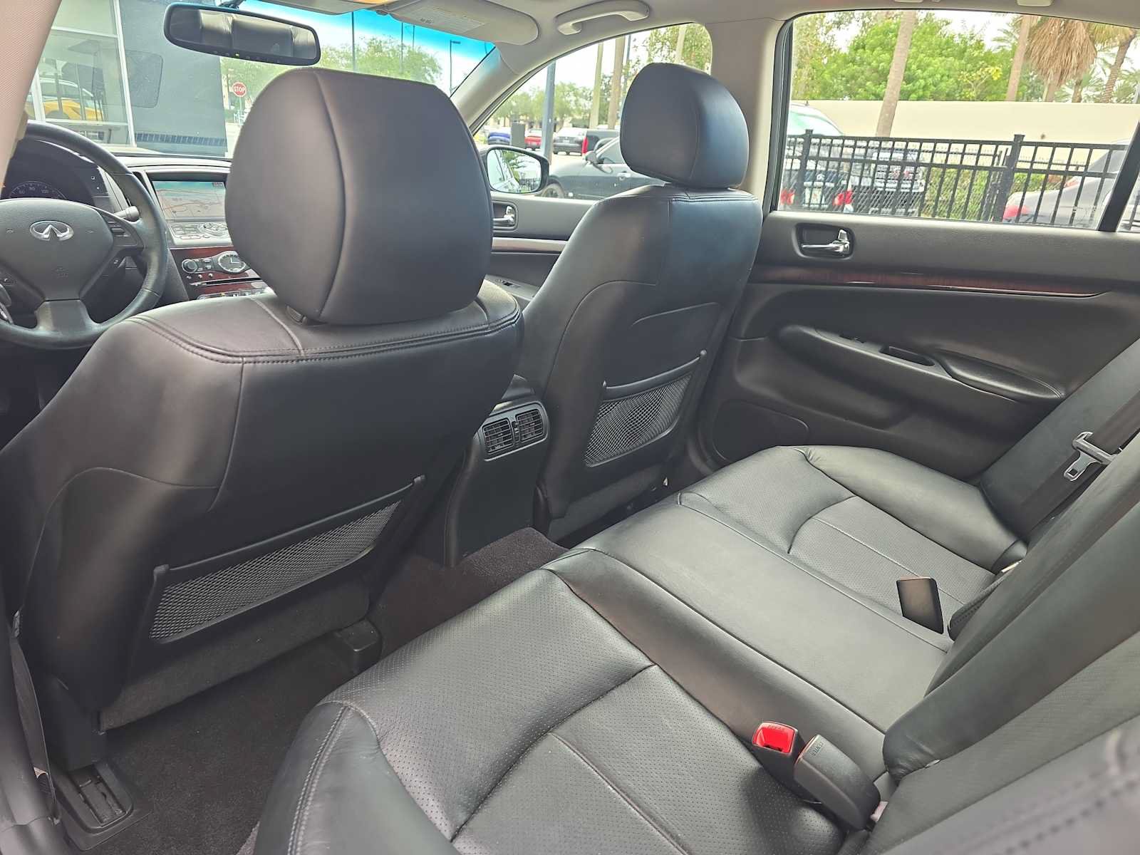Used 2013 INFINITI G37 x Sedan w/ Premium Pkg AWD/4WD image 10