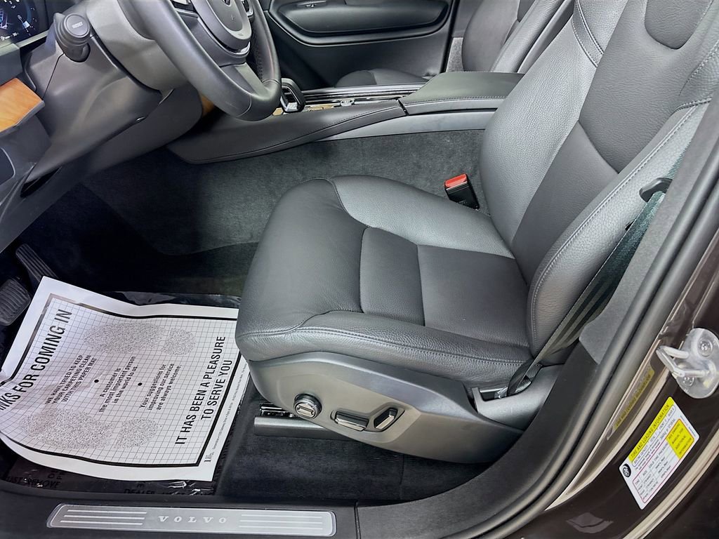 Used 2024 Volvo XC90 B6 Plus w/ Protection Package Premier AWD/4WD image 21