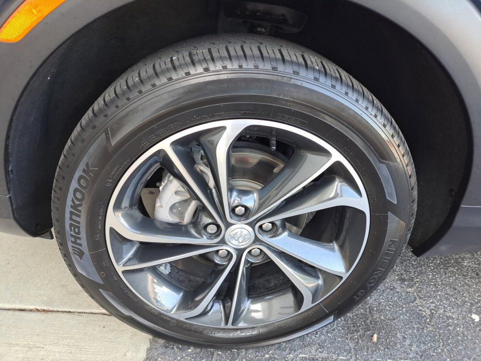 Used 2021 Buick Encore GX Essence w/ Advanced Technology Package FWD image 22