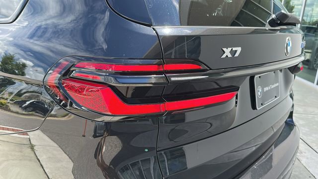 New 2026 BMW X7 M60i image 11