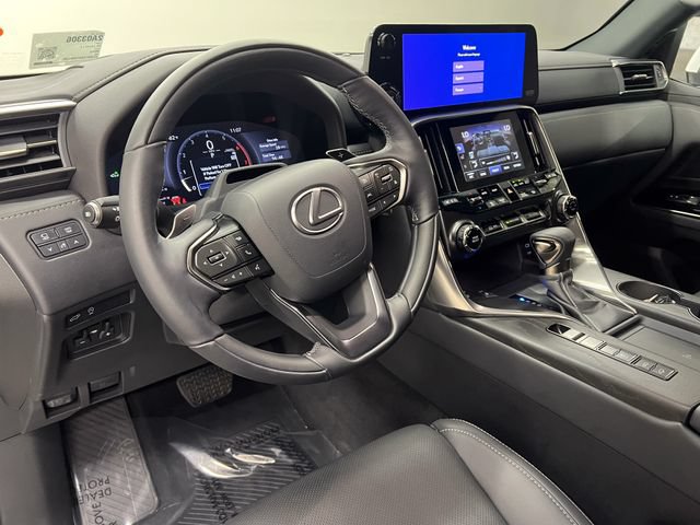 Certified 2026 Lexus LX 600 4WD w/ Accessory Package (Z1) image 16