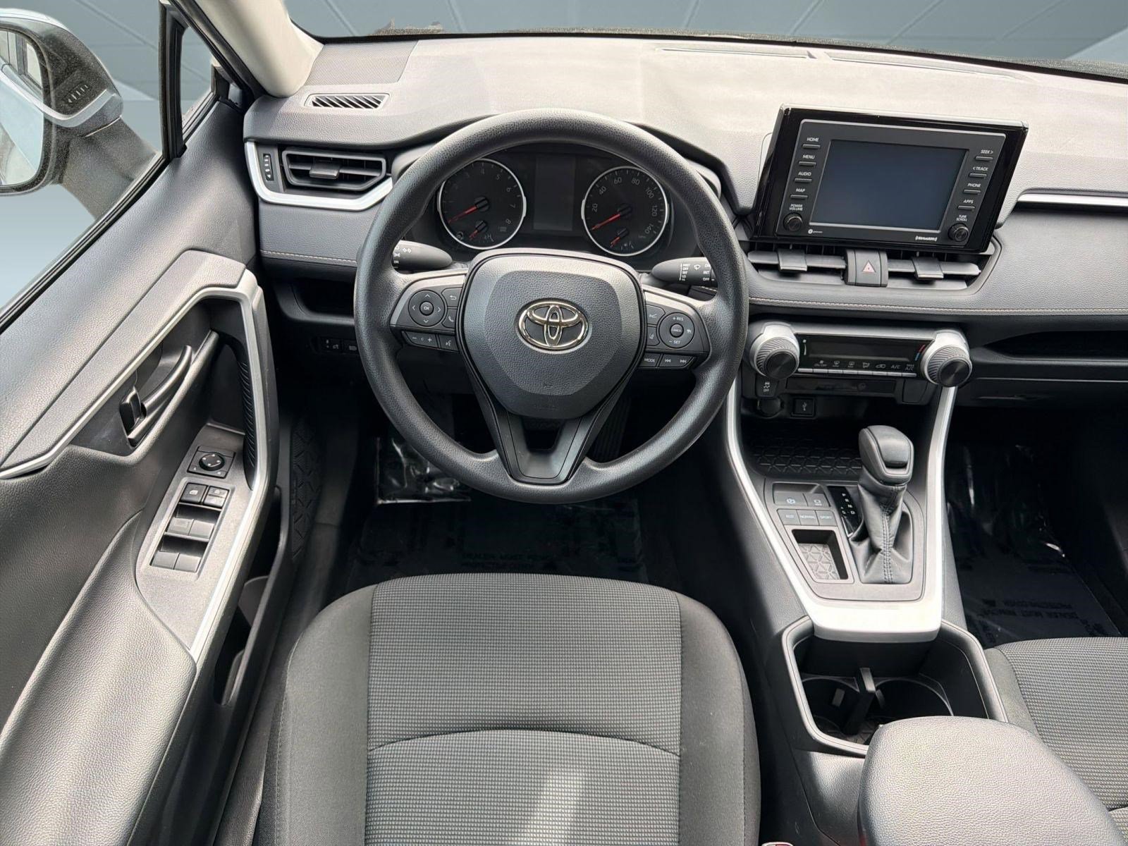 Used 2022 Toyota RAV4 LE image 24