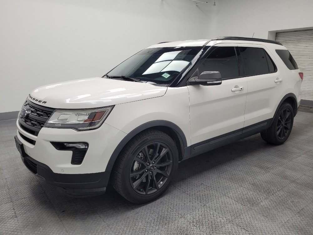 Used 2019 Ford Explorer XLT w/ Equipment Group 202A FWD image 2