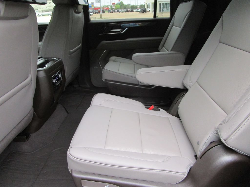 New 2026 GMC Yukon XL Elevation w/ Elevation Premium Package RWD image 23