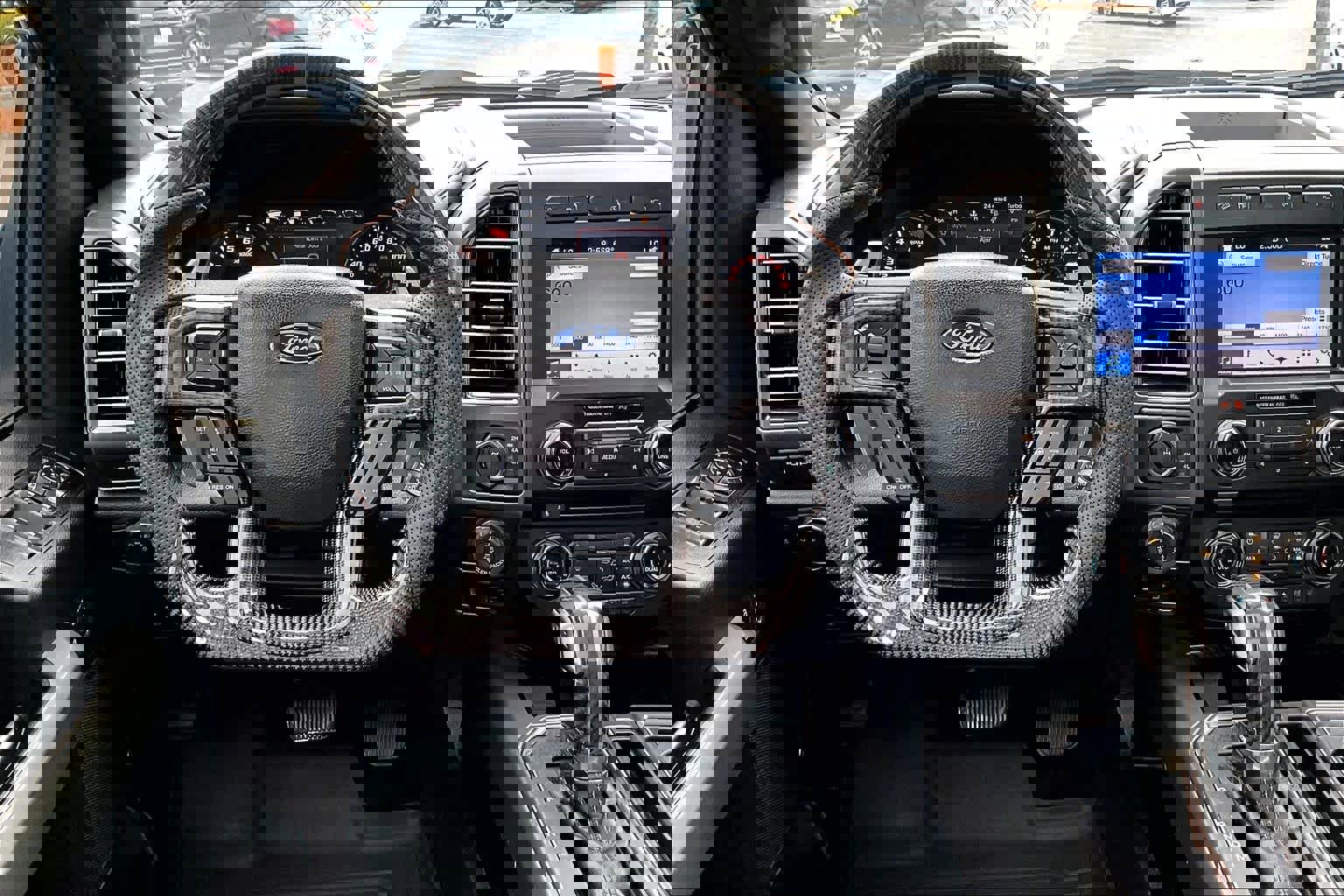 Used 2017 Ford F150 Raptor w/ Equipment Group 802A Luxury image 6