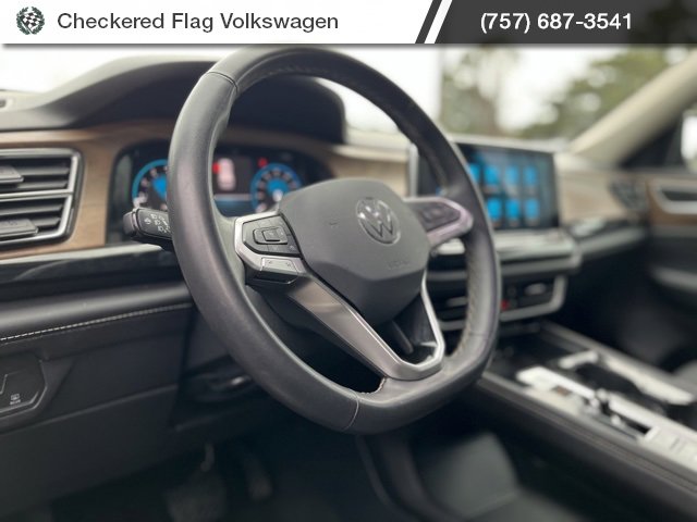 Used 2024 Volkswagen Atlas SE image 19