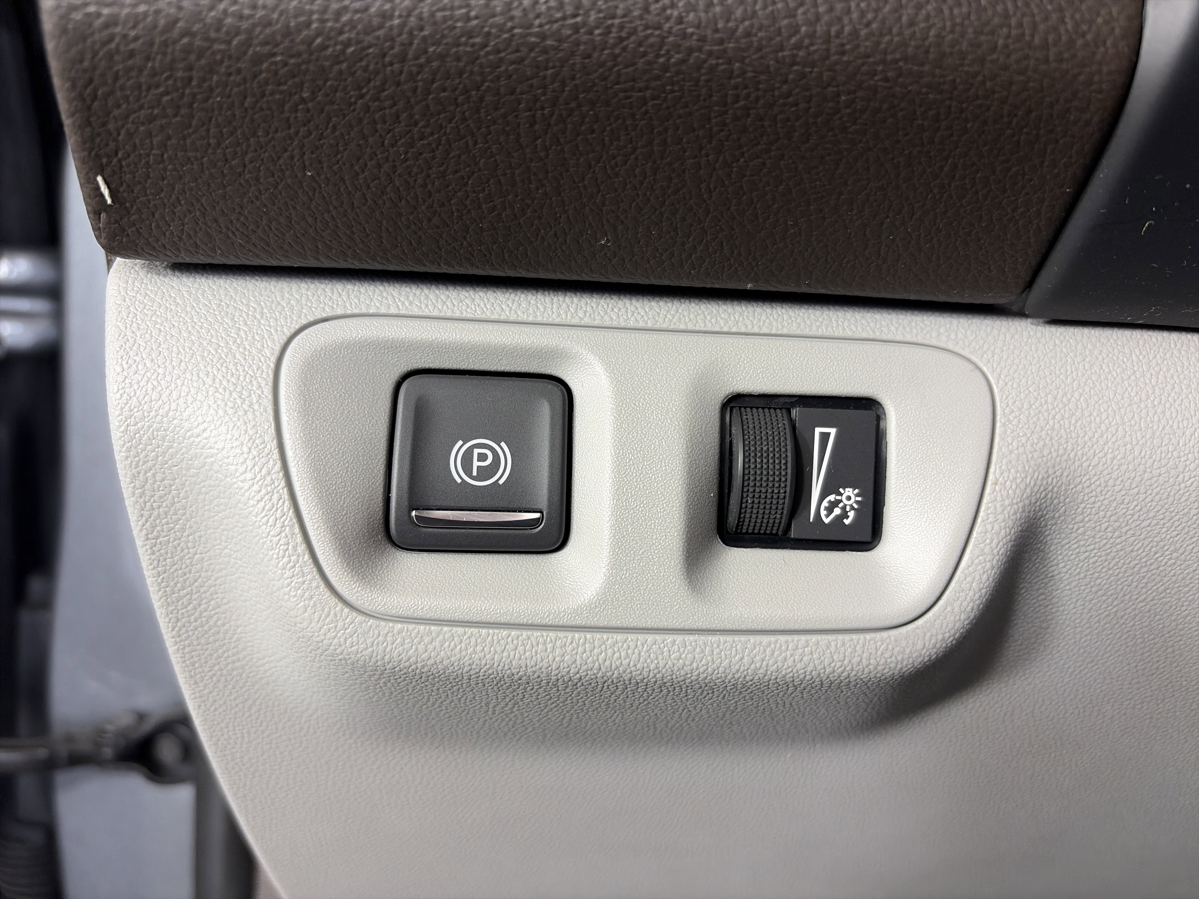 Certified 2022 GMC Acadia SLT w/ Preferred Package AWD/4WD image 36
