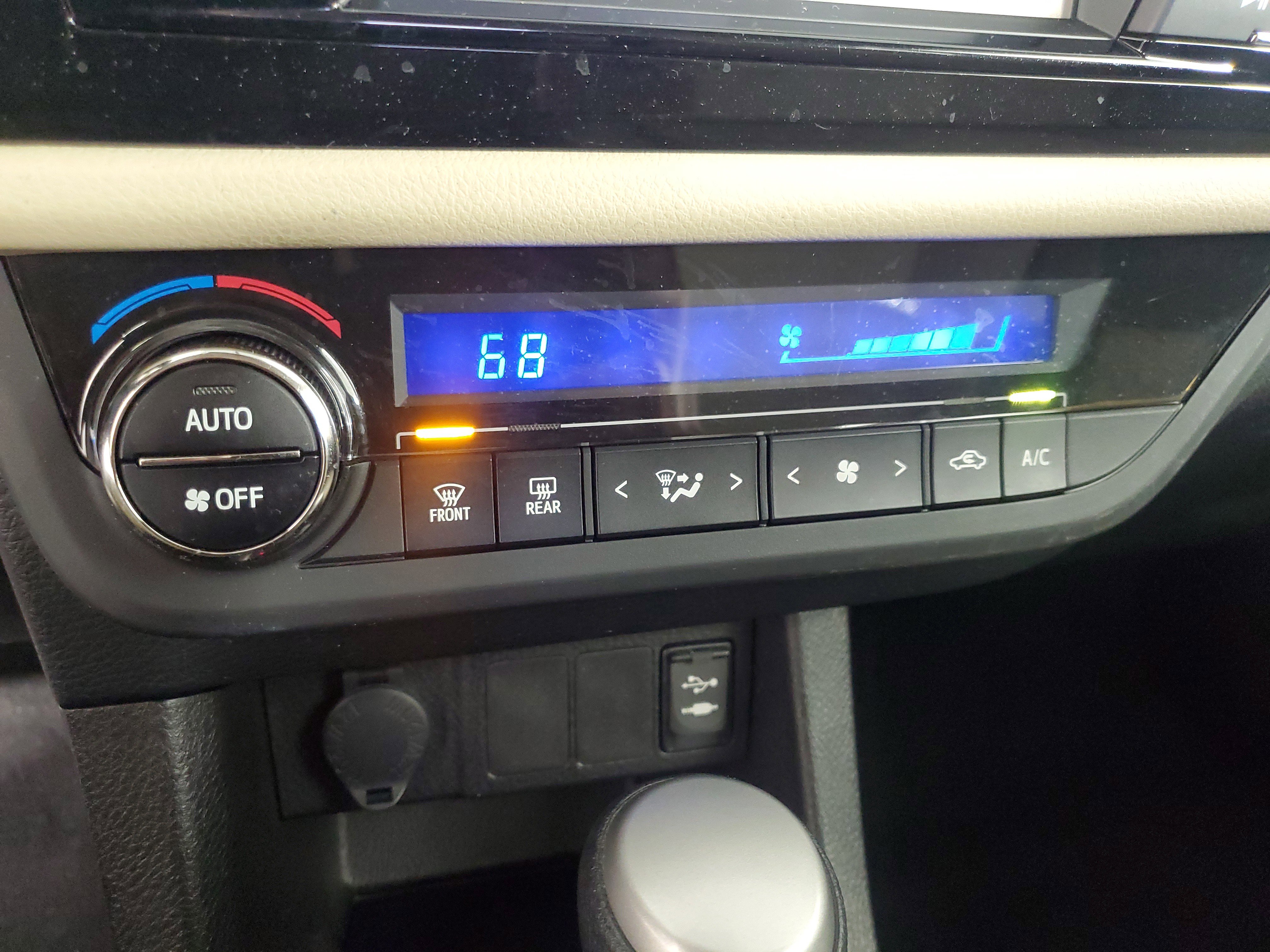 Used 2014 Toyota Corolla LE image 16