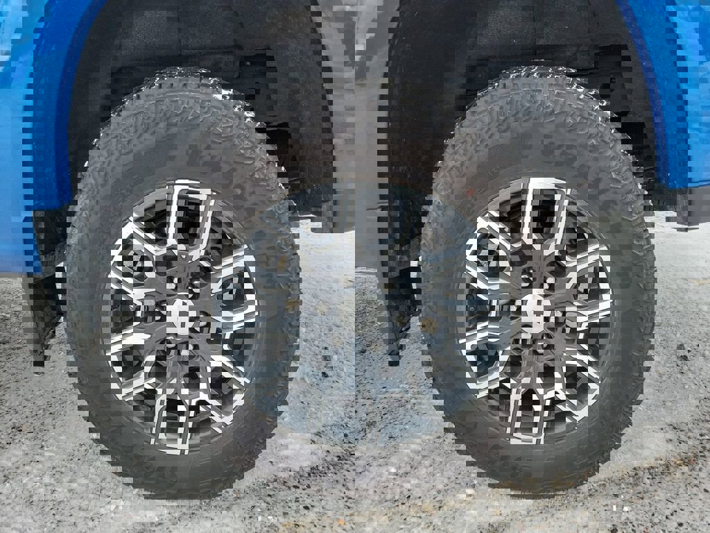 Used 2023 Chevrolet Colorado Z71 w/ Z71 Convenience Package 2 image 5