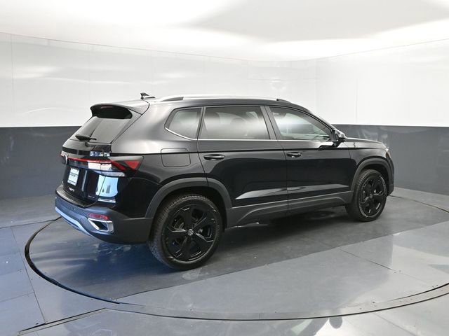 New 2026 Volkswagen Taos SEL image 15