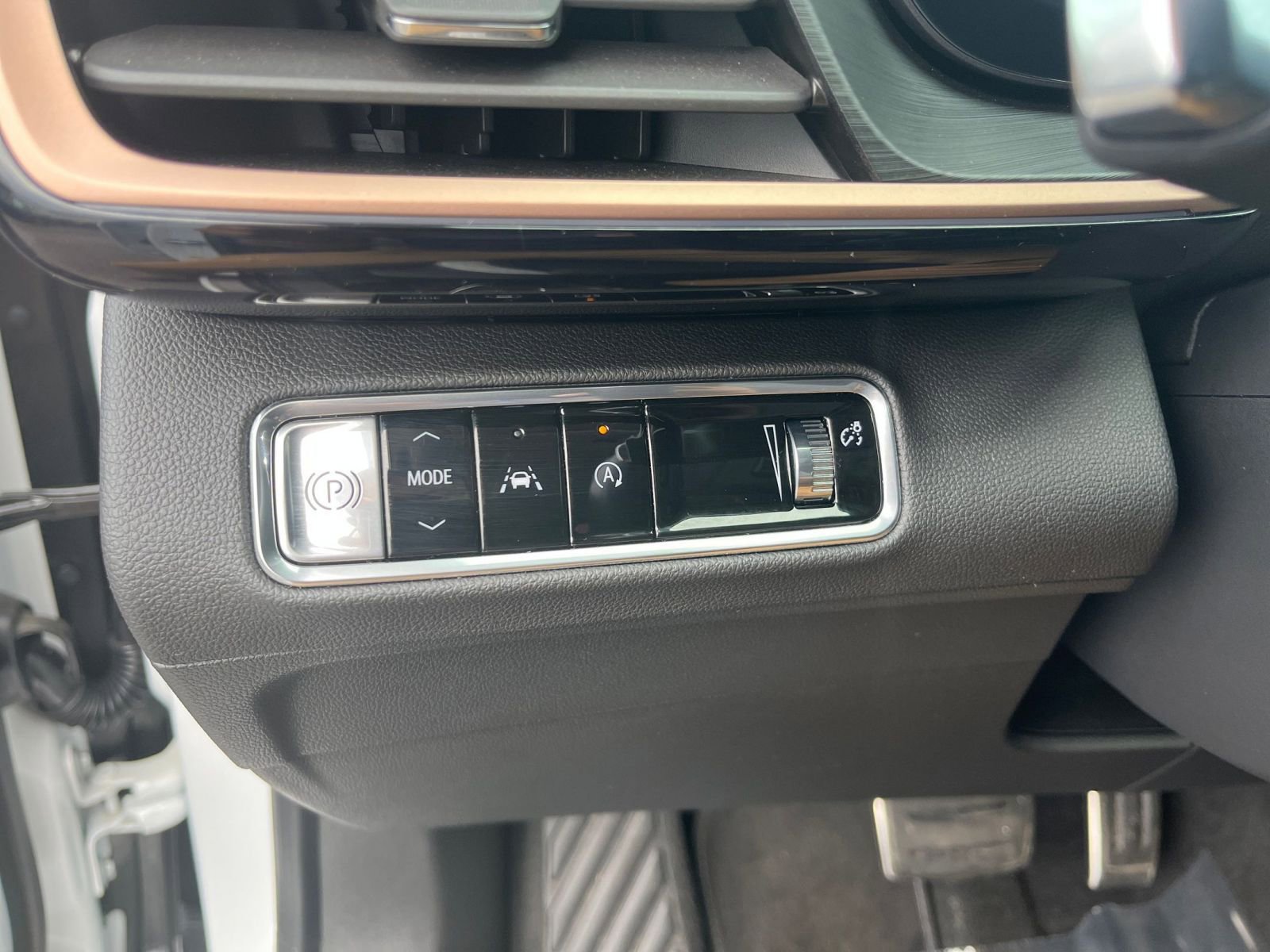 Used 2024 Buick Envision Sport Touring image 22