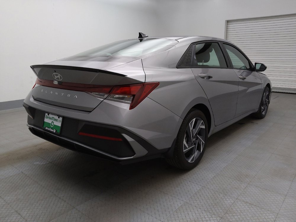 Used 2025 Hyundai Elantra Sport image 9