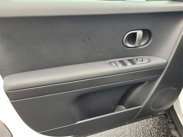 New 2026 Hyundai Ioniq 5 SEL image 17