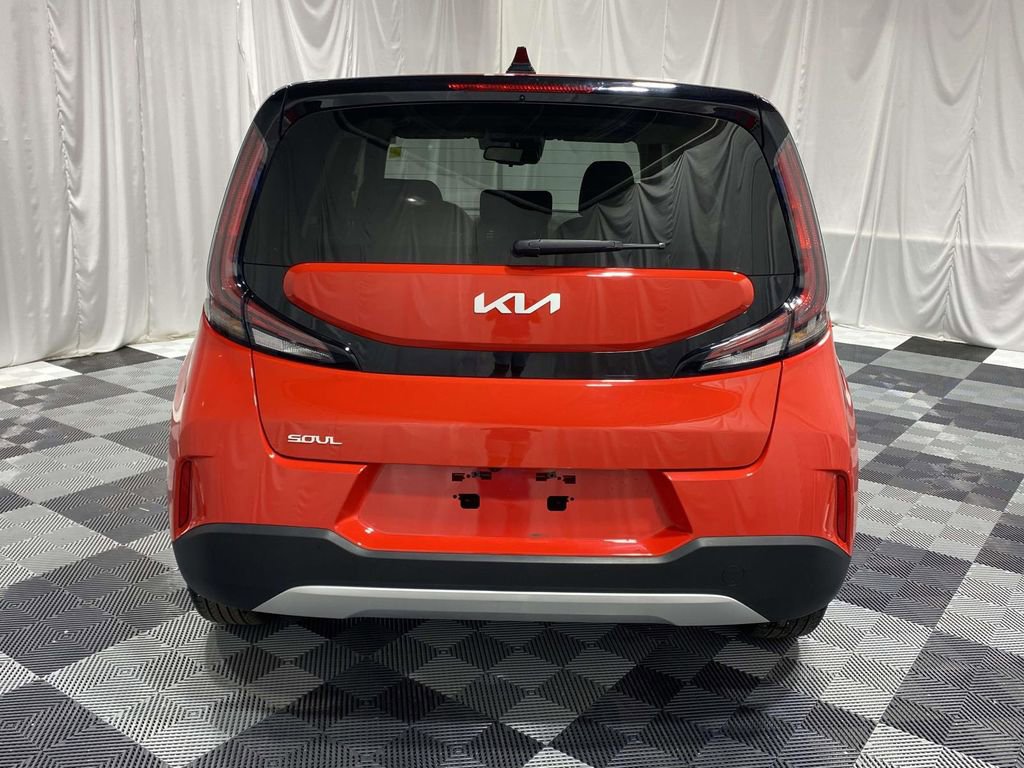Used 2024 Kia Soul S image 3
