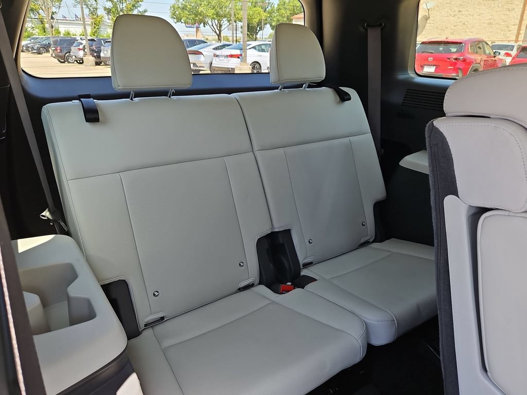 Used 2025 Hyundai Santa Fe SEL FWD image 29