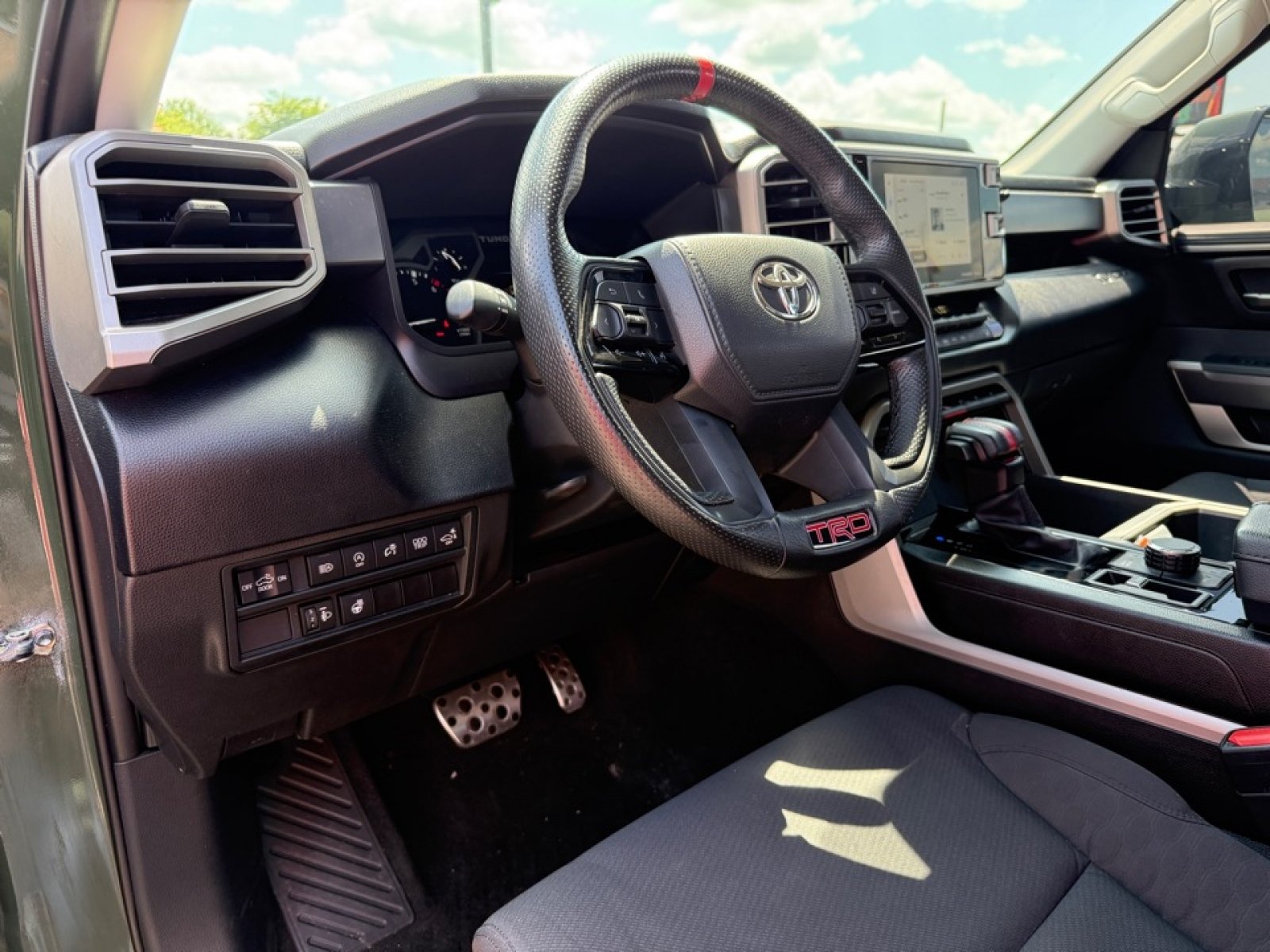 Used 2022 Toyota Tundra SR AWD/4WD image 18