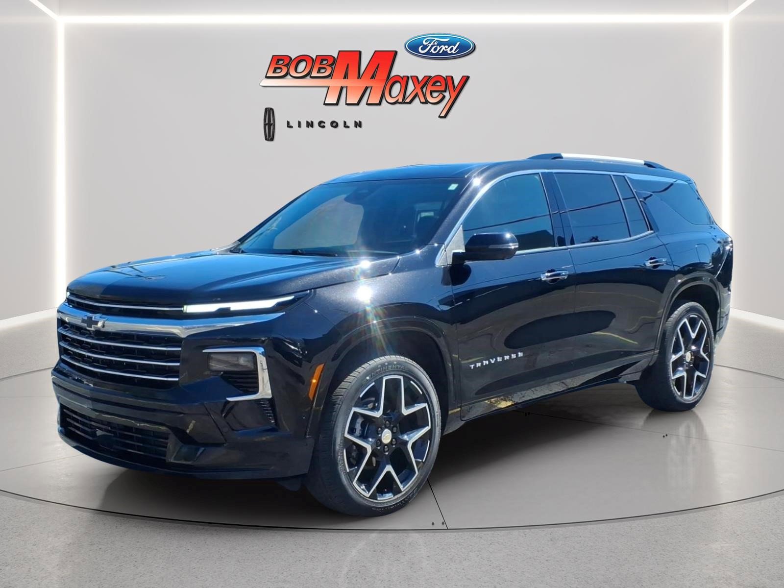 Used 2025 Chevrolet Traverse High Country w/ LPO, Floor Liner Package AWD/4WD image 1