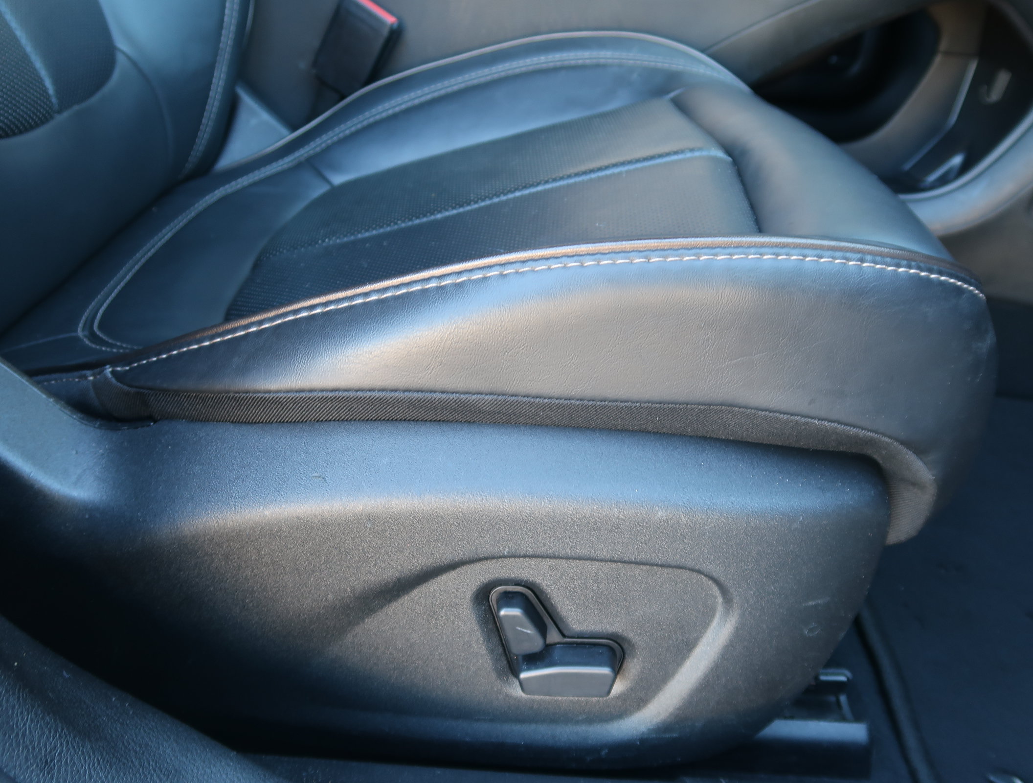 Used 2015 Chrysler 200 C w/ Navigation & Sound Group I FWD image 39