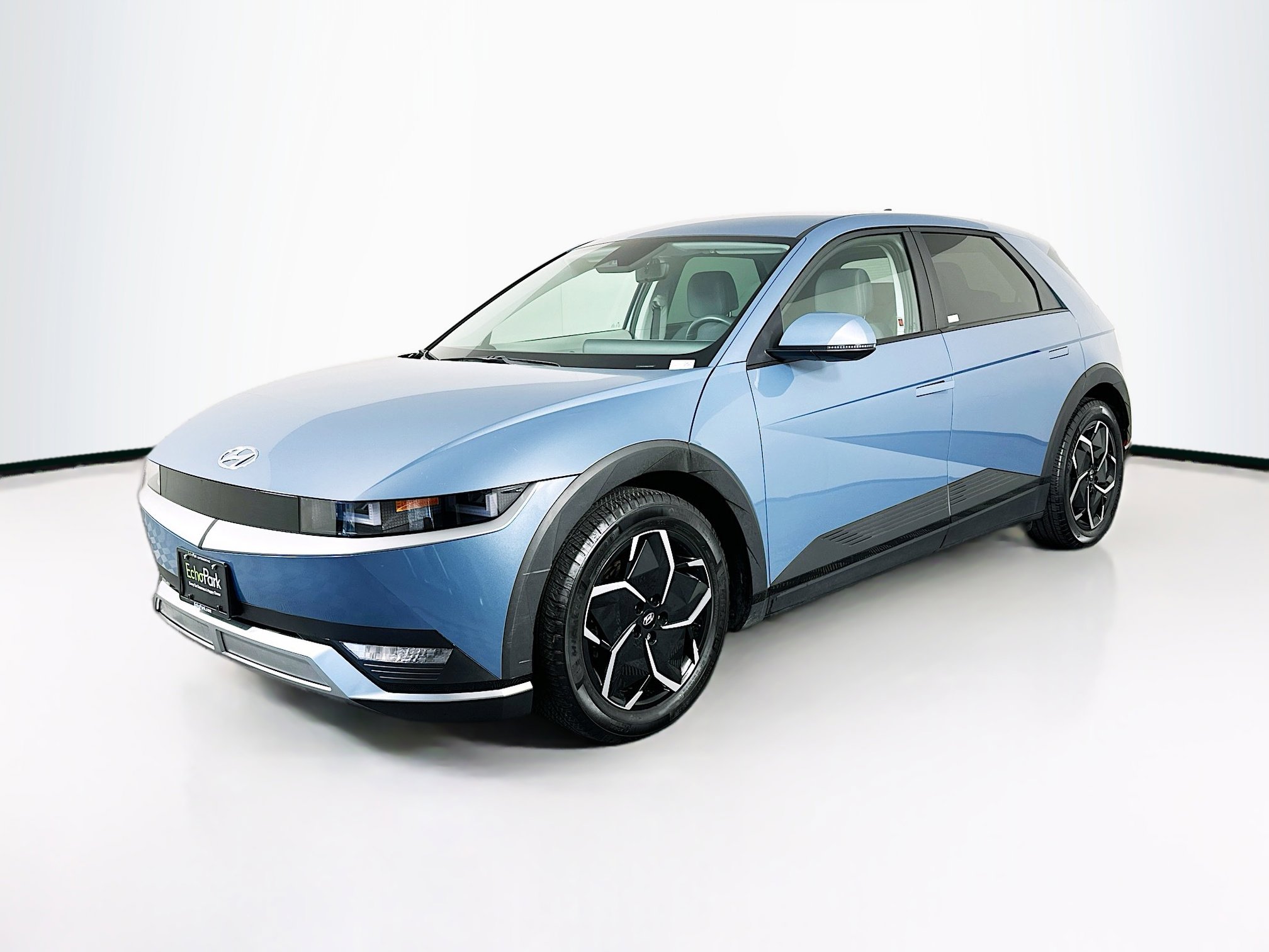 Used 2024 Hyundai Ioniq 5 SE image 3