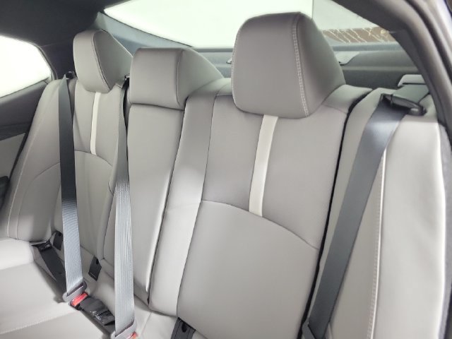 Used 2026 Toyota Camry SE w/ Convenience Package FWD image 12