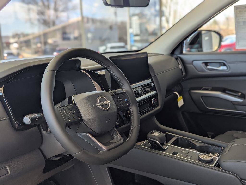 New 2026 Nissan Pathfinder SL w/ SL Premium Package AWD/4WD image 14