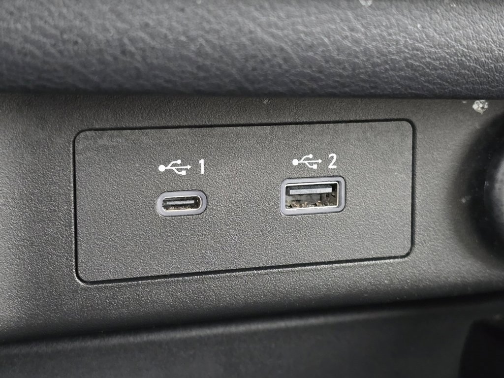 Used 2023 Nissan Rogue SV w/ SV Premium B Package image 9