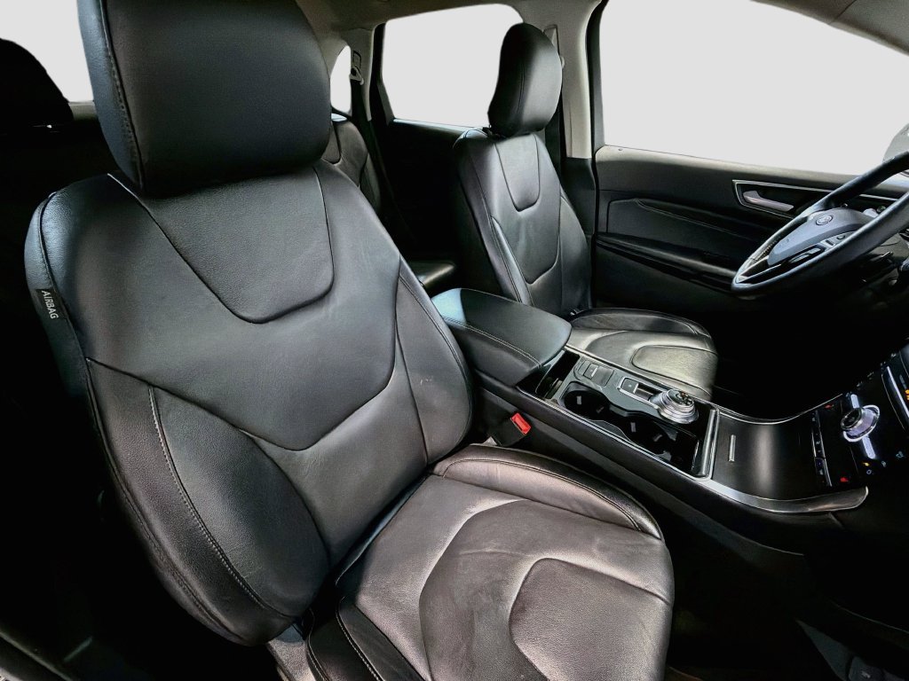 Used 2019 Ford Edge Titanium w/ Cold Weather Package AWD/4WD image 25