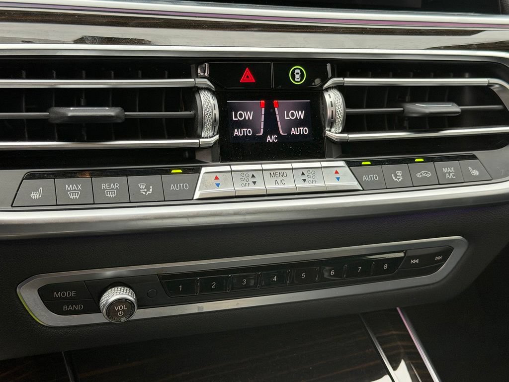 Used 2020 BMW X5 xDrive40i w/ M Sport Package AWD/4WD image 21