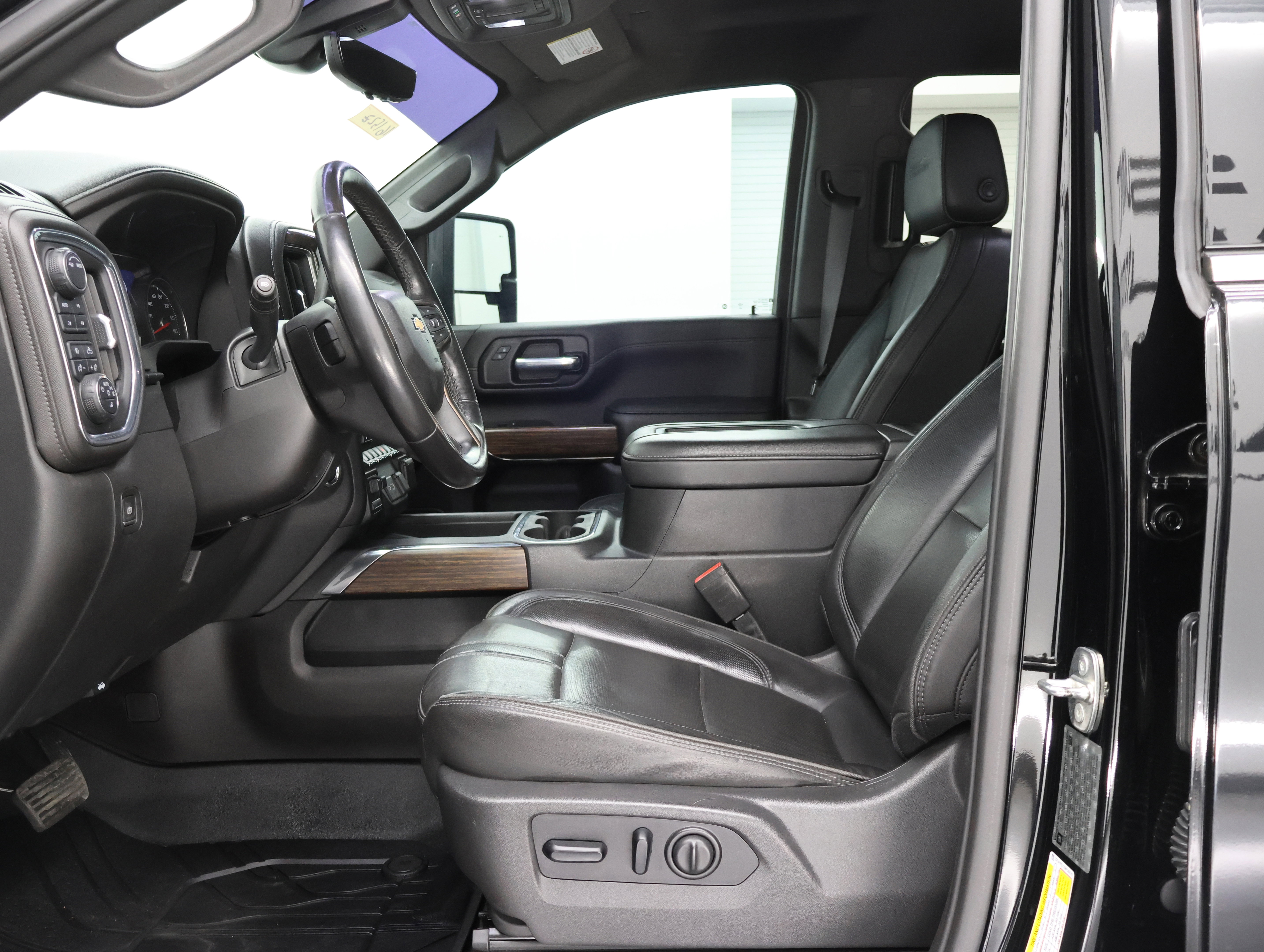 Used 2021 Chevrolet Silverado 2500 High Country w/ Z71 Off-Road Package AWD/4WD image 8