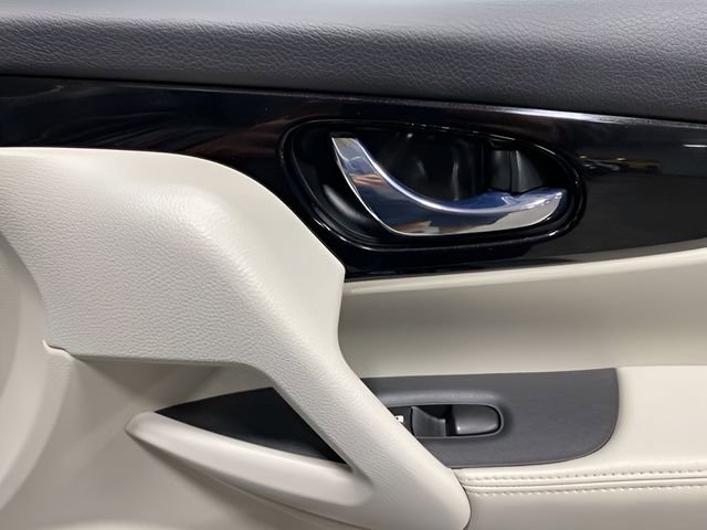 Certified 2022 Nissan Rogue Sport SV AWD/4WD image 29