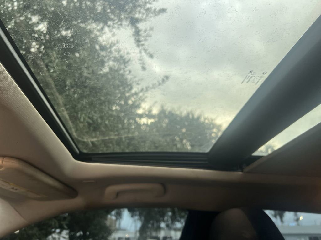 Used 2017 Chrysler 300 Limited w/ Value Package image 15