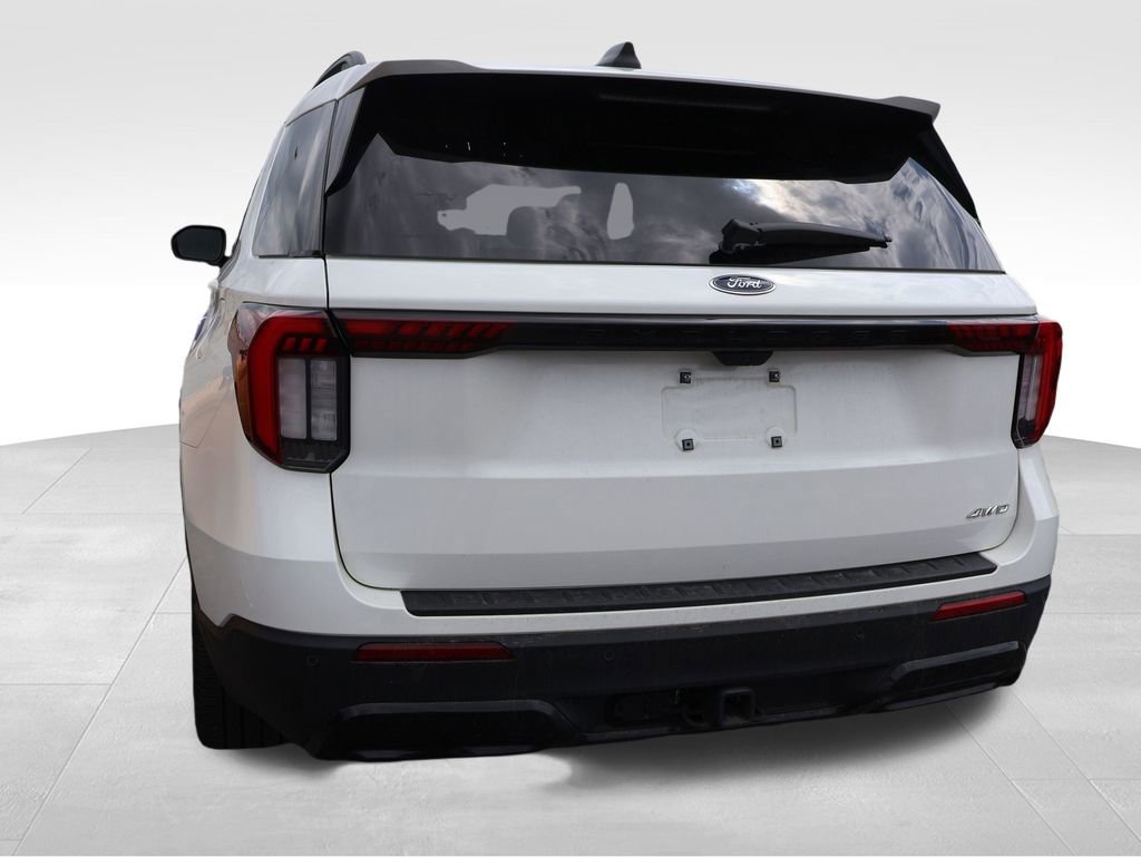 Used 2025 Ford Explorer ST-Line w/ ST-Line Street Pack image 5