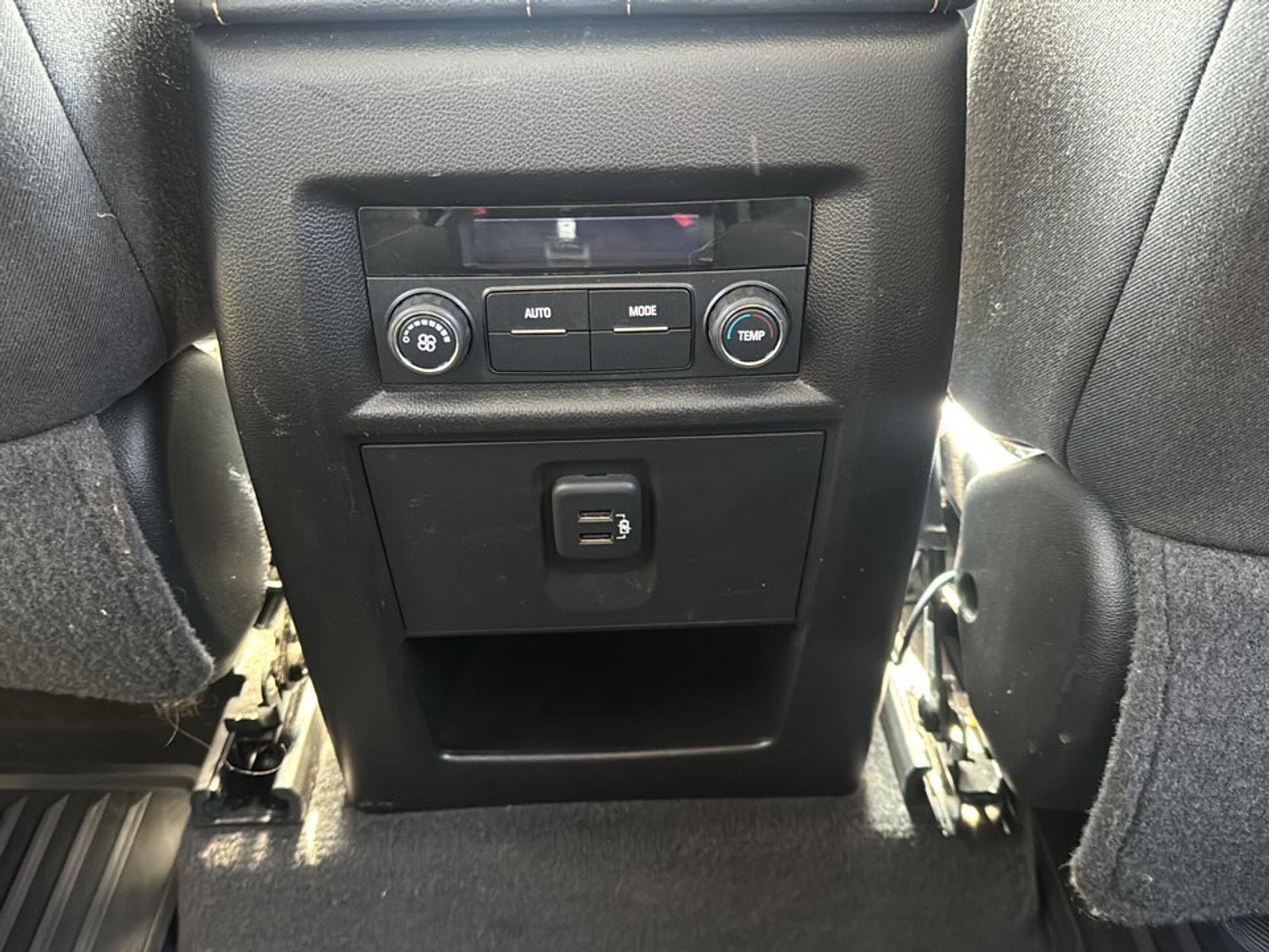 Used 2019 Chevrolet Traverse LT FWD image 21