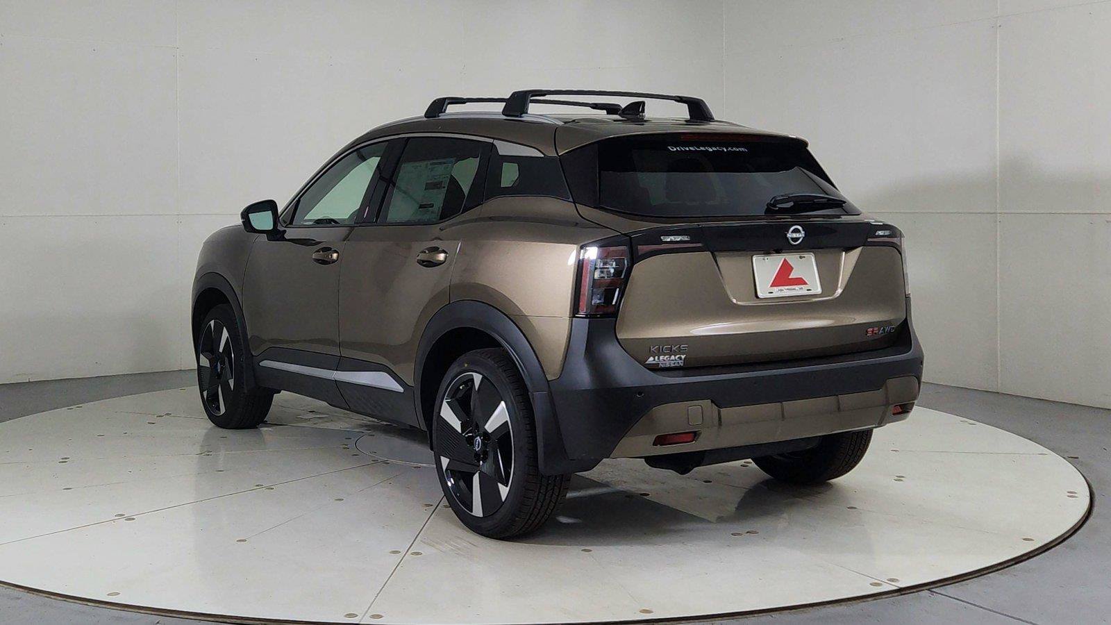 Used 2026 Nissan Kicks SR w/ Illumination Package AWD/4WD image 5